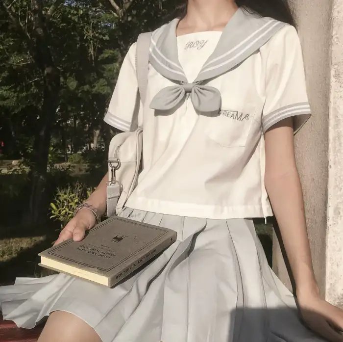 加油站的女孩